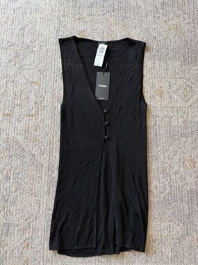 Black Sleeveless V-Neck Button Front Women's Top